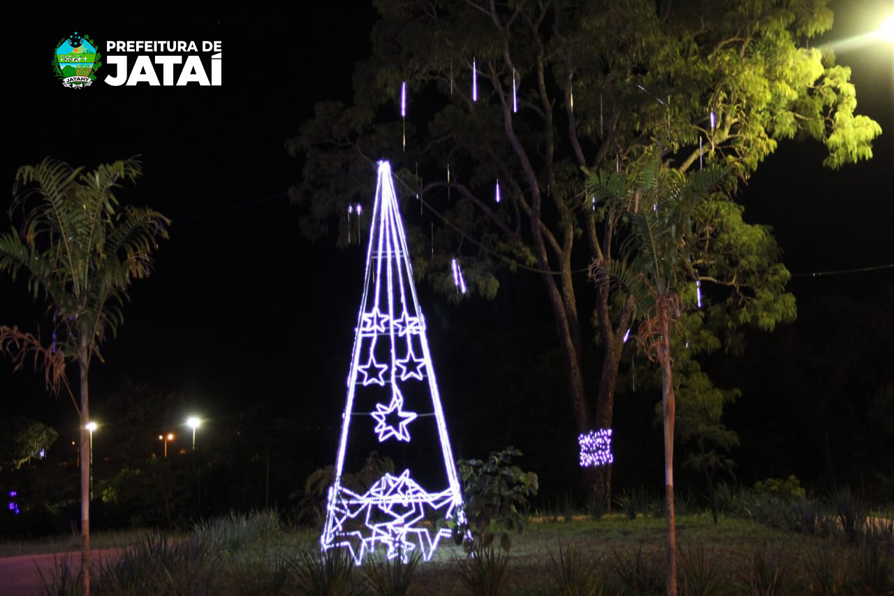 Parque Brisas recebe decoração de Natal | Prefeitura de Jataí