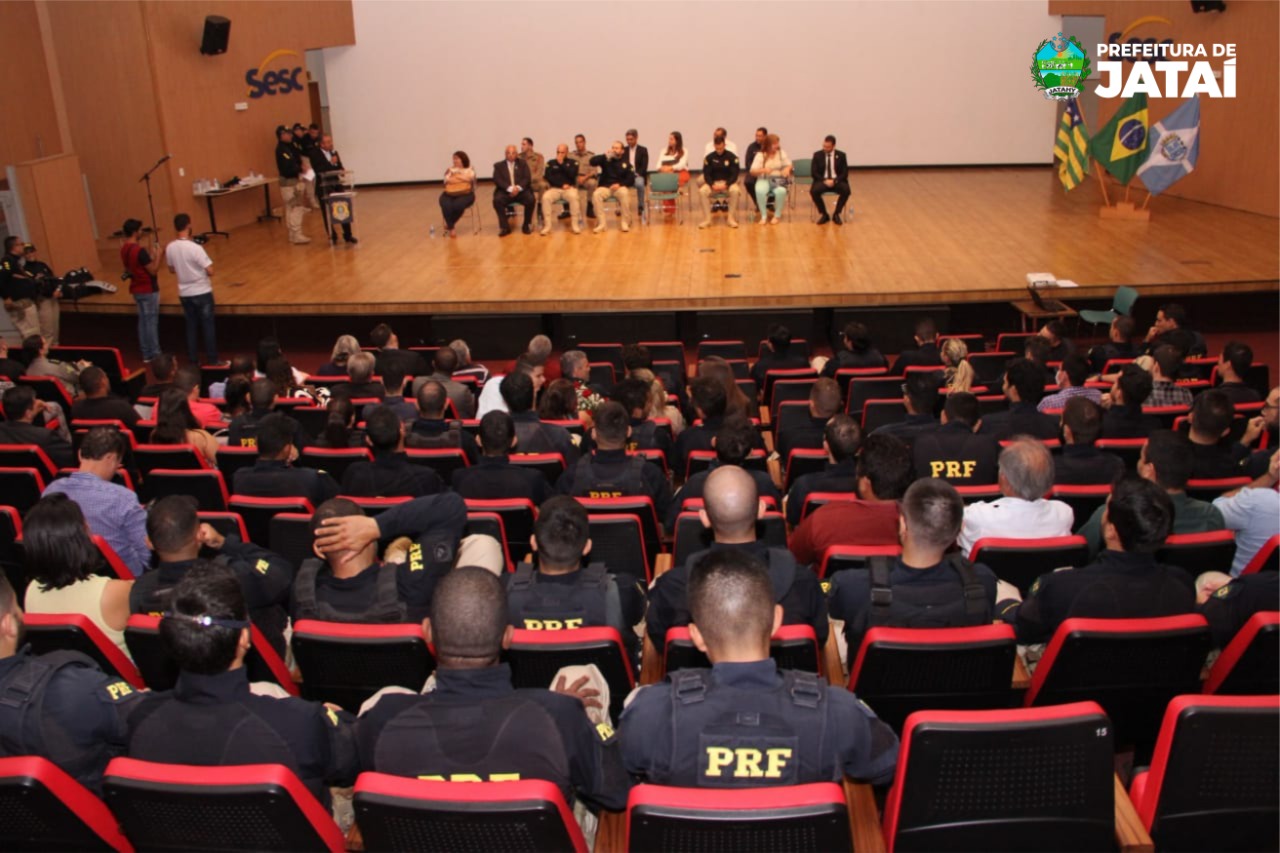 Prefeitura Municipal de Aparecida de Goiânia  Guarda Civil de Aparecida  recebe armas doadas pela Polícia Rodoviária Federal