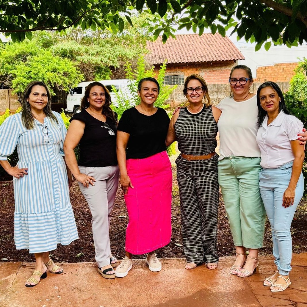 VISITA AO LAR DO IDOSO RECANTO FELIZ: UM ENCONTRO COM HISTÓRIAS E CUIDADO | Prefeitura de Jataí